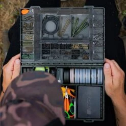 Fox Edges “Loaded” Medium Tackle Box -Solar Vis Winkel 4105099Fox Edges Loaded Medium Tackle box